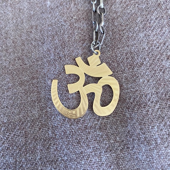 OM Charm 18k Gold Plated with Silver Tone Chain - Picture 4 of 6